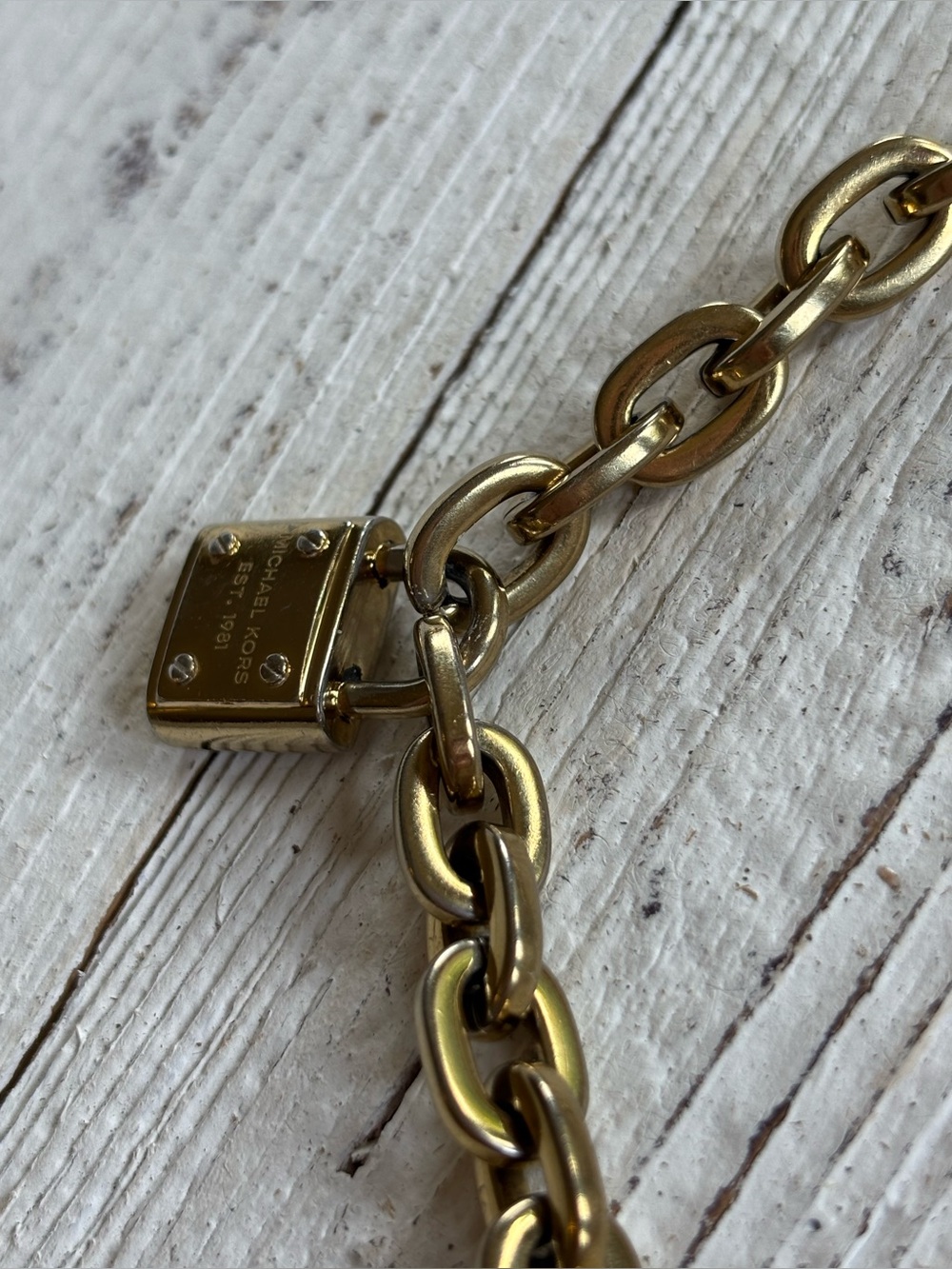 MICHAEL KORS $145 Y2K 2012 Padlock Charm Bracelet Gold-Tone - Picture 3 of 9